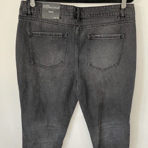 Miss poured in blue NWT distressed high waisted ankle jeans - Picture 7 of 8
